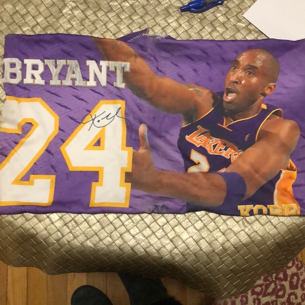 Kobe Bryant Lakers NBA Book Cover